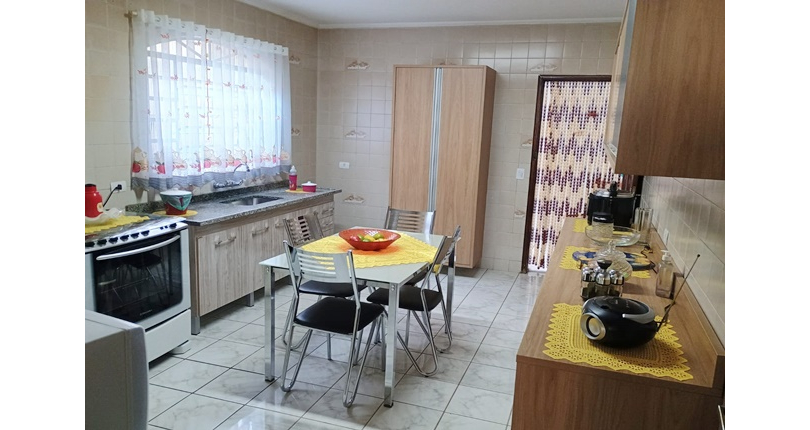 Sobrado à venda no Bairro do Jardim Maristela na Rua Erva Divina