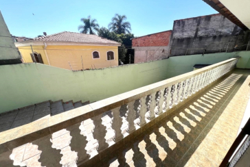 Casa para renda à venda no Bairro do Jardim Santa Lucrécia na Rua Pêra-Marmelo