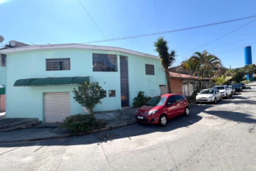 Casa para renda à venda no Bairro do Jardim Santa Lucrécia na Rua Pêra-Marmelo