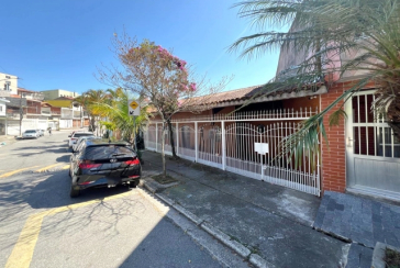 Casa para renda à venda no Bairro do Jardim Santa Lucrécia na Rua Pêra-Marmelo