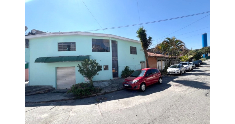 Casa para renda à venda no Bairro do Jardim Santa Lucrécia na Rua Pêra-Marmelo
