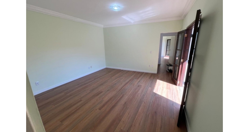 Casa para renda à venda no Bairro do Jardim Santa Lucrécia na Rua Pêra-Marmelo