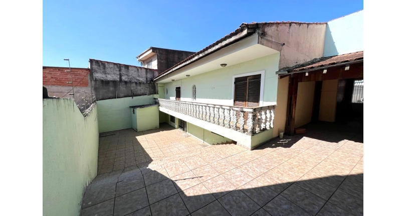 Casa para renda à venda no Bairro do Jardim Santa Lucrécia na Rua Pêra-Marmelo