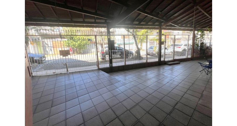 Casa para renda à venda no Bairro do Jardim Santa Lucrécia na Rua Pêra-Marmelo