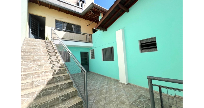 Sobrado para renda à venda no Bairro do Jardim Santa Lucrécia na Rua Pêra-Marmelo