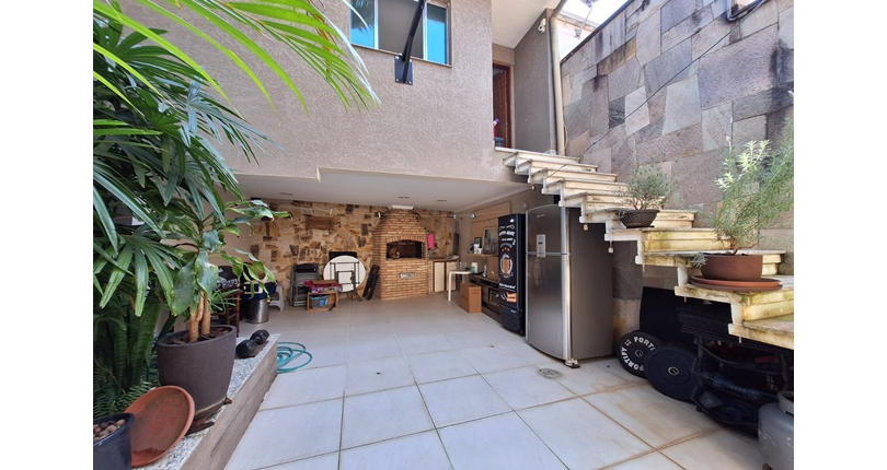 BELO Sobrado à venda no Bairro do Jardim Cidade Pirituba na Rua Pináceas,