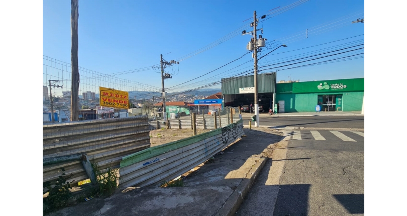Terreno à venda no Bairro da Vila Pirituba na Avenida Paula Ferreira