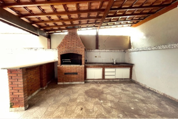 Sobrado à venda no Bairro do Parque São Domingos na Rua José Cândido Freire, 