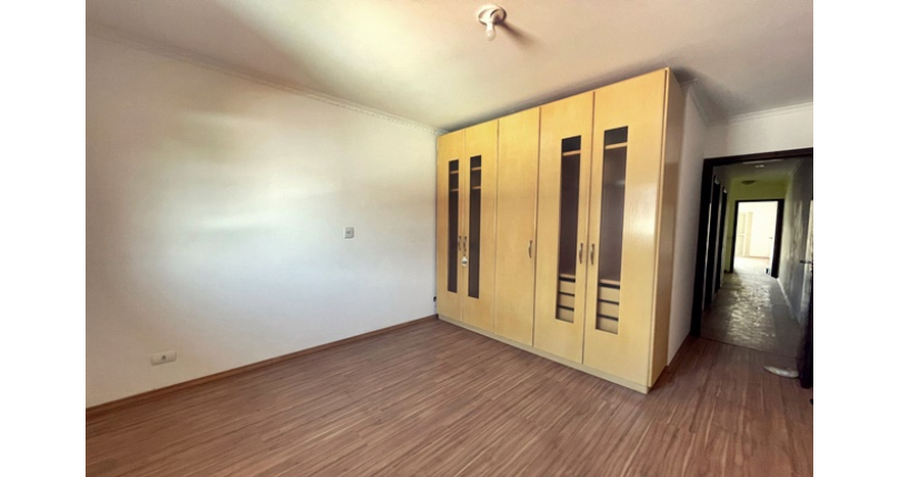 Sobrado à venda no Bairro do Parque São Domingos na Rua José Cândido Freire, 