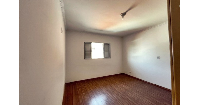 Sobrado à venda no Bairro do Parque São Domingos na Rua José Cândido Freire, 