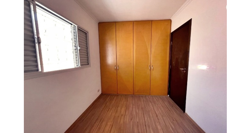 Sobrado à venda no Bairro do Parque São Domingos na Rua José Cândido Freire, 