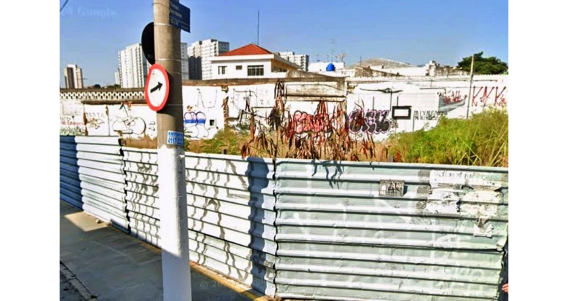 Terreno à venda no Bairro de Pirituba na Avenida Mutinga,