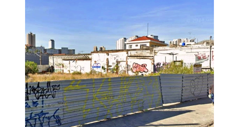 Terreno à venda no Bairro de Pirituba na Avenida Mutinga,