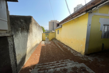 Terreno à venda no Bairro da Vila Mangalot na Rua Roberto de Lamenais