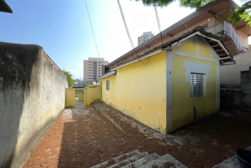 Terreno à venda no Bairro da Vila Mangalot na Rua Roberto de Lamenais