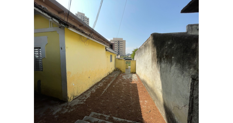 Terreno à venda no Bairro da Vila Mangalot na Rua Roberto de Lamenais