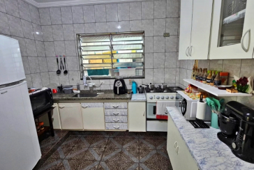 Sobrado à venda no Bairro do Conjunto Residencial Vista Verde na Rua Roberto Boyle,