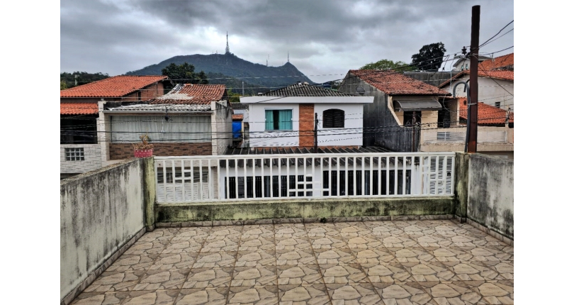 Sobrado à venda no Bairro do Conjunto Residencial Vista Verde na Rua Roberto Boyle,