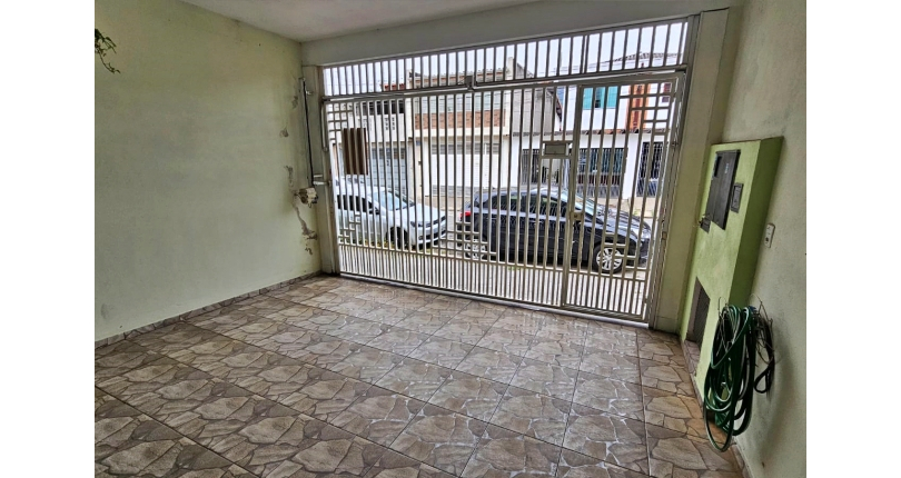 Sobrado à venda no Bairro do Conjunto Residencial Vista Verde na Rua Roberto Boyle,