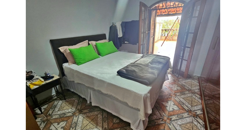 Sobrado à venda no Conjunto Residencial Vista Verde na Rua José Carlos de Resende