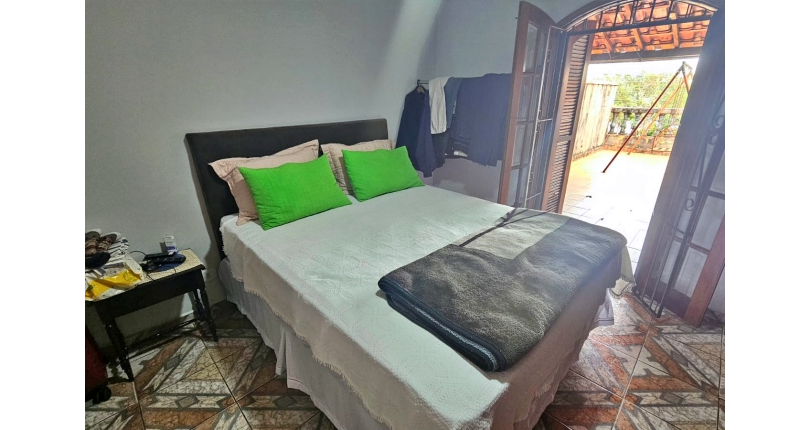 Sobrado à venda no Conjunto Residencial Vista Verde na Rua José Carlos de Resende