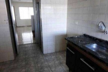 Sobrado à venda no Bairro do Conjunto Residencial Vista Verde na Rua José Carlos de Resende,