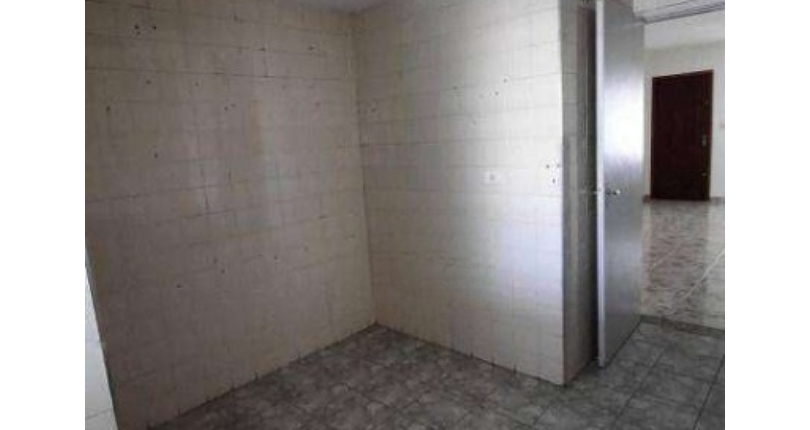 Sobrado à venda no Bairro do Conjunto Residencial Vista Verde na Rua José Carlos de Resende,