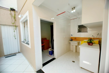 Sobrado à venda no Bairro do Jardim Pinheiros na Rua Frei Adriano Donado,