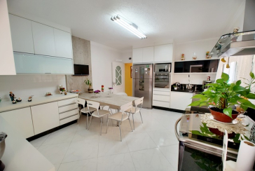 Sobrado à venda no Bairro do Jardim Pinheiros na Rua Frei Adriano Donado,