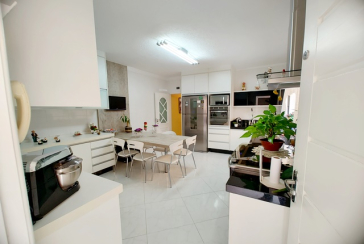 Sobrado à venda no Bairro do Jardim Pinheiros na Rua Frei Adriano Donado,