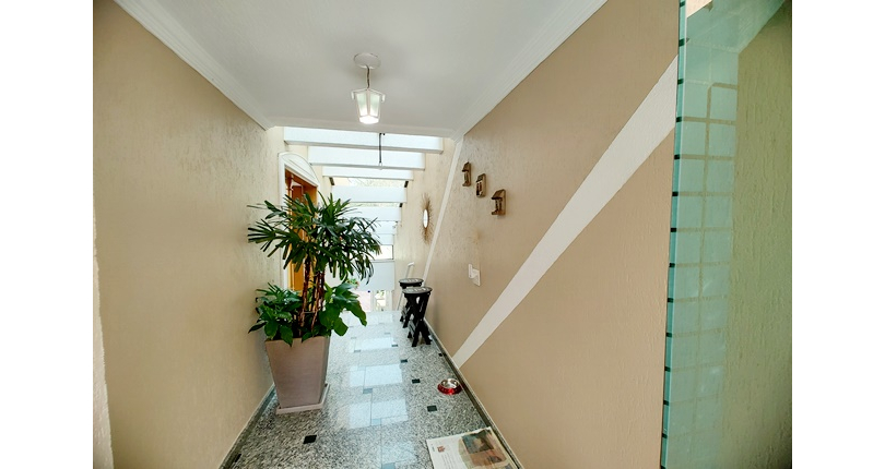 Sobrado à venda no Bairro do Jardim Pinheiros na Rua Frei Adriano Donado,