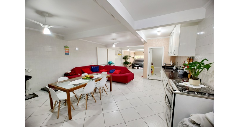 Sobrado à venda no Bairro do Jardim Pinheiros na Rua Frei Adriano Donado,