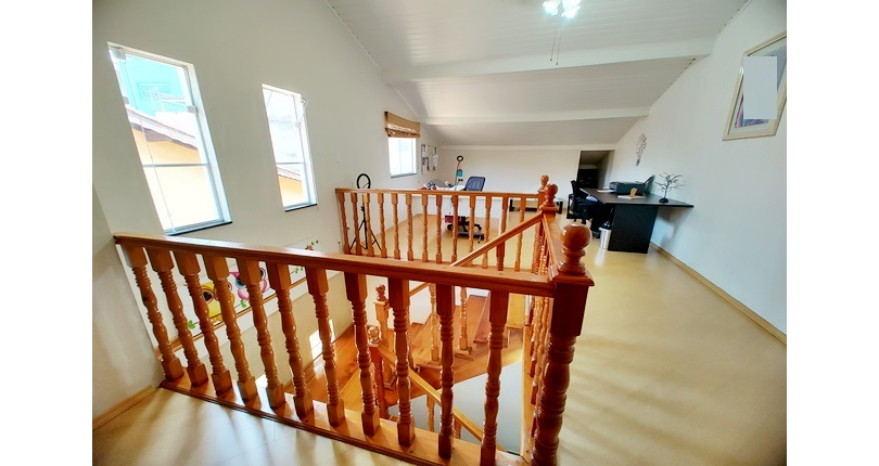 Sobrado à venda no Bairro do Jardim Pinheiros na Rua Frei Adriano Donado,