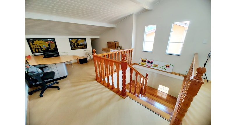 Sobrado à venda no Bairro do Jardim Pinheiros na Rua Frei Adriano Donado,