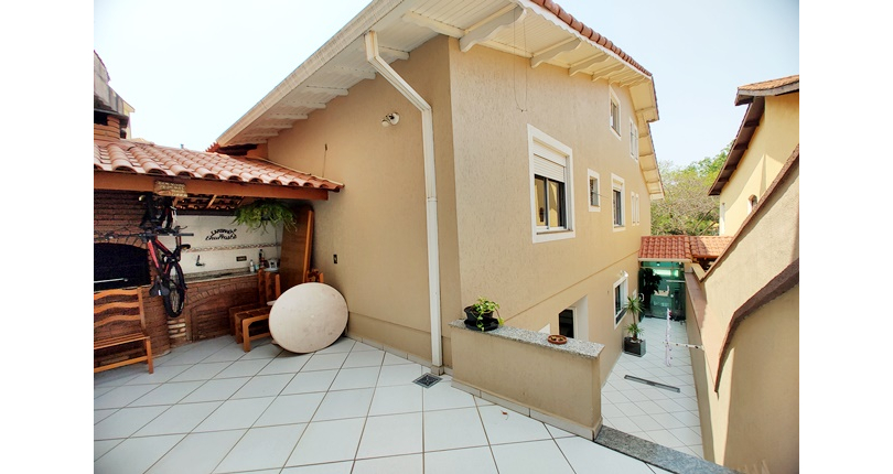 Sobrado à venda no Bairro do Jardim Pinheiros na Rua Frei Adriano Donado,