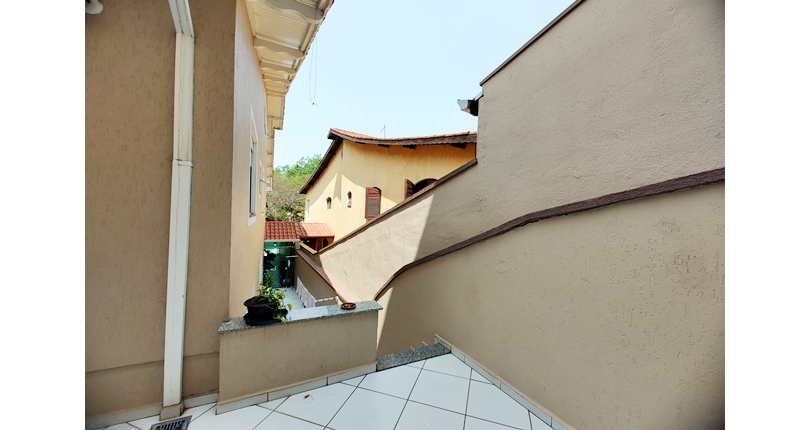 Sobrado à venda no Bairro do Jardim Pinheiros na Rua Frei Adriano Donado,