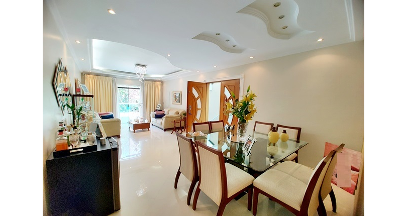 Sobrado à venda no Bairro do Jardim Pinheiros na Rua Frei Adriano Donado,