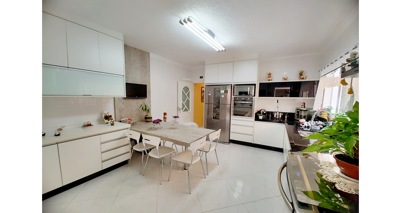 Sobrado à venda no Bairro do Jardim Pinheiros na Rua Frei Adriano Donado,