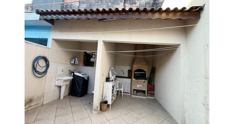 Sobrado à venda no Bairro do Jardim Santo Elias na Rua Durval Fernandes Chaves