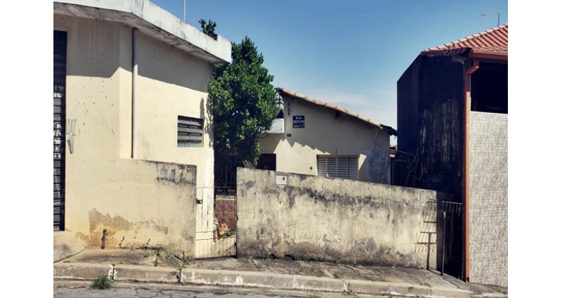 Terreno à venda no Bairro do Jardim Regina na Rua Sebastião de Pina