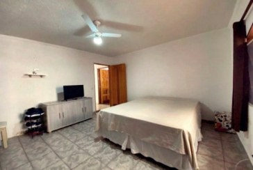 Boa Casa à venda no Bairro do Jardim Vivan na Rua Alarico Resende