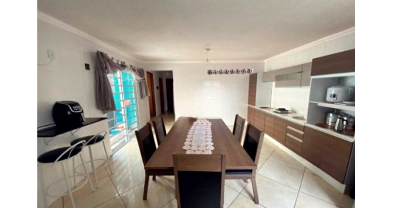 Boa Casa à venda no Bairro do Jardim Vivan na Rua Alarico Resende