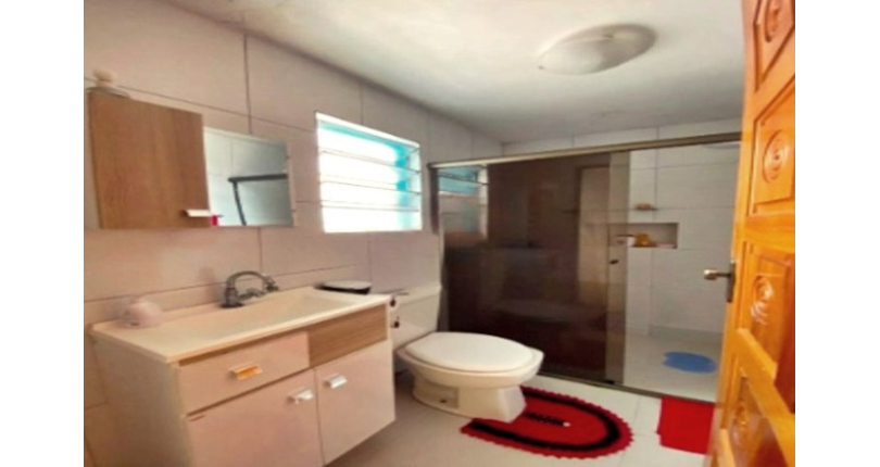 Boa Casa à venda no Bairro do Jardim Vivan na Rua Alarico Resende