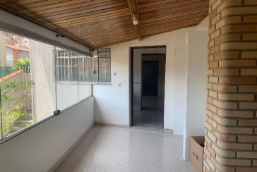 Sobrado à venda no Bairro do Parque São Domingos na Rua Luís Filgueira Souto