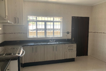 Sobrado à venda no Bairro do Parque São Domingos na Rua Luís Filgueira Souto