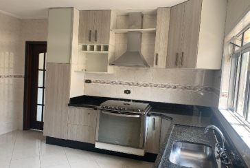 Sobrado à venda no Bairro do Parque São Domingos na Rua Luís Filgueira Souto