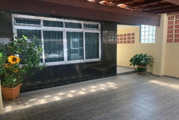 Sobrado à venda no Bairro do Parque São Domingos na Rua Luís Filgueira Souto