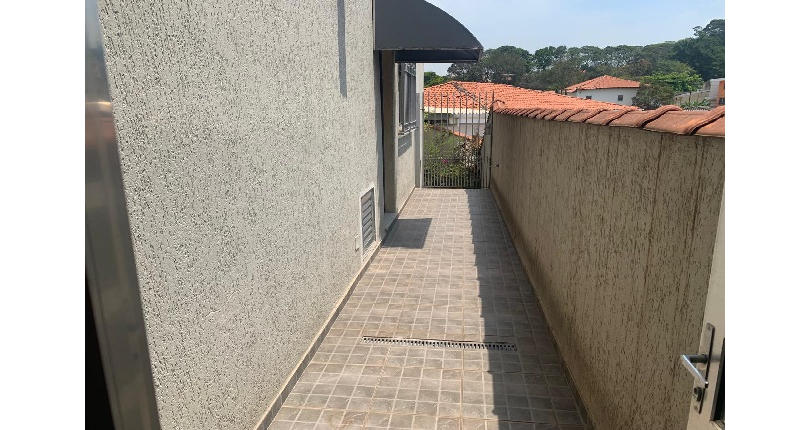 Sobrado à venda no Bairro do Parque São Domingos na Rua Luís Filgueira Souto