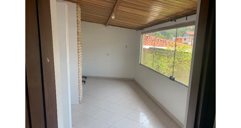 Sobrado à venda no Bairro do Parque São Domingos na Rua Luís Filgueira Souto