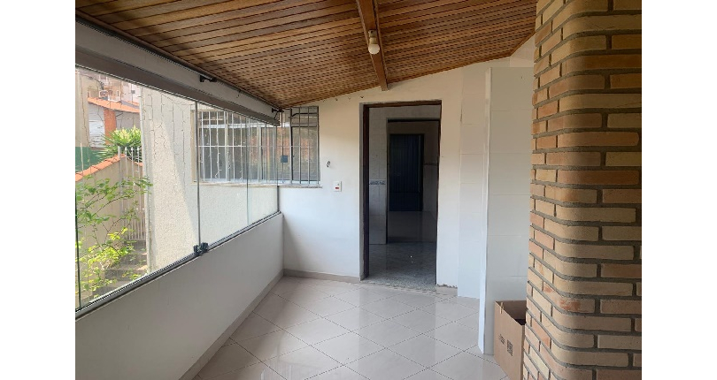 Sobrado à venda no Bairro do Parque São Domingos na Rua Luís Filgueira Souto